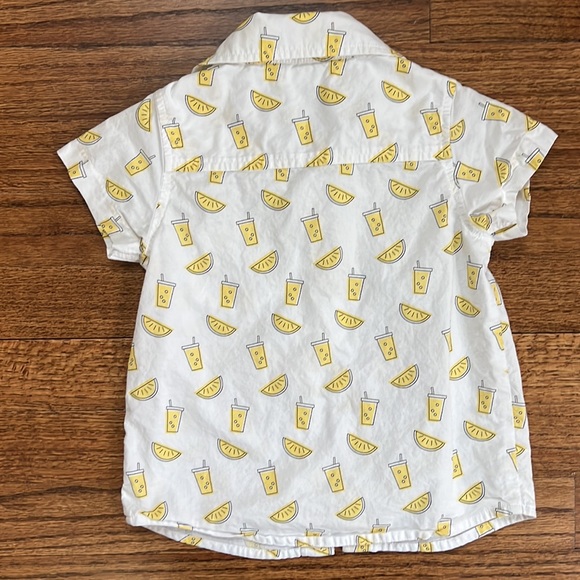 Monica + Andy short-sleeve white button down with yellow soda cups and lemons. - Picture 5 of 5
